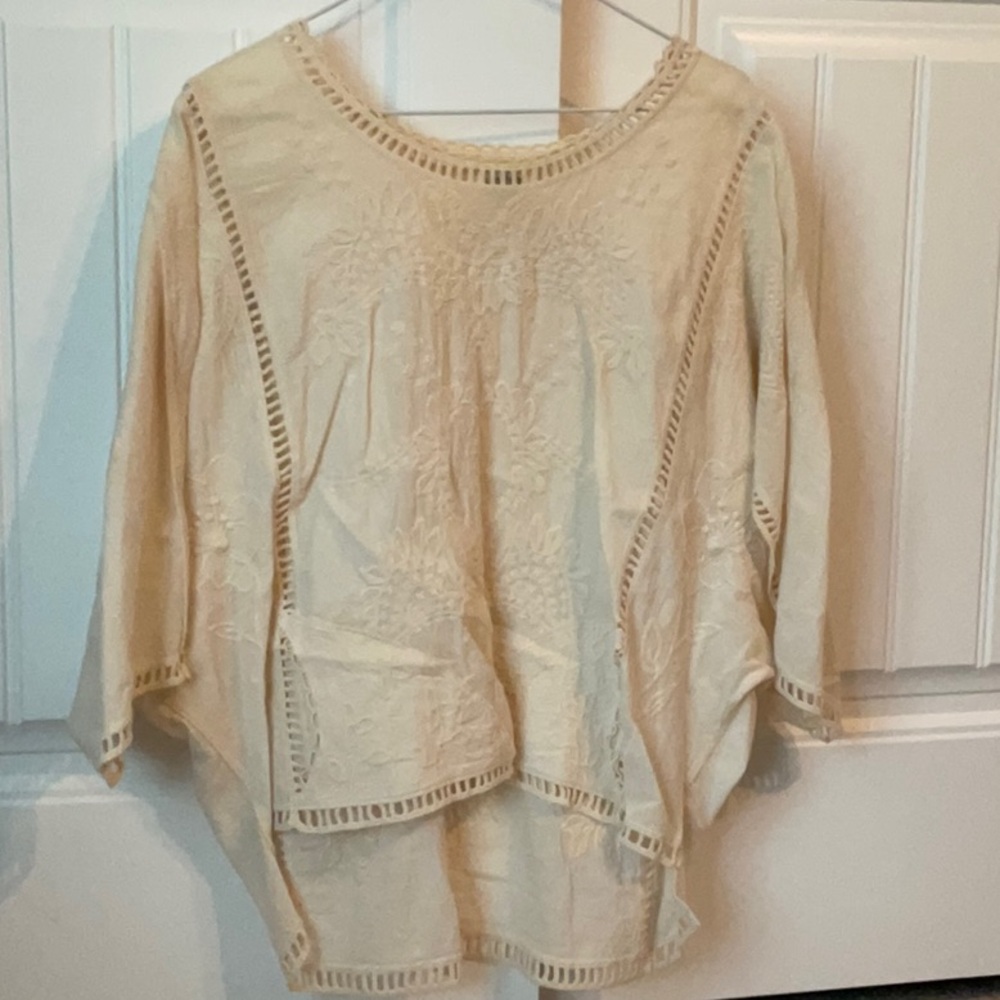 Umgee High-Low Crochet Blouse